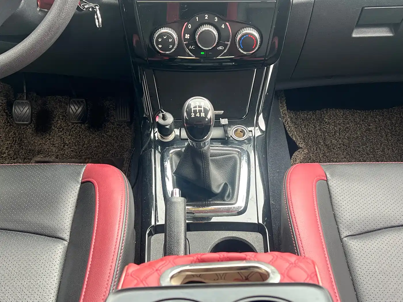 BAIC Huansu S3 2015 2014 1.5L Comfort (China IV)