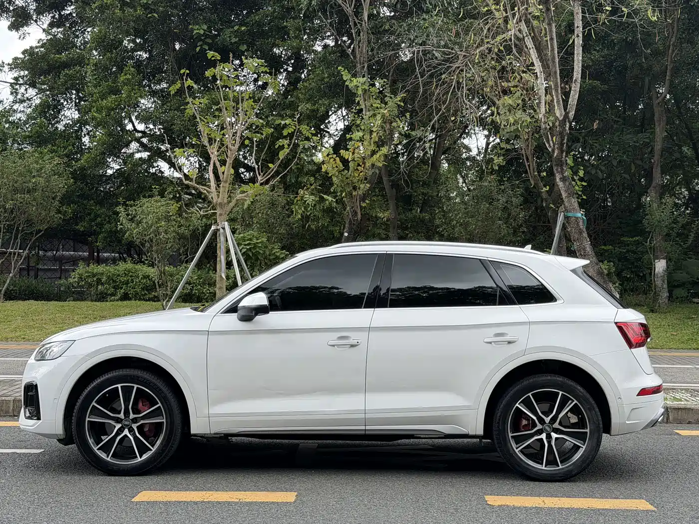 Audi Q5L 2022 45T Luxury Dynamic фото 3