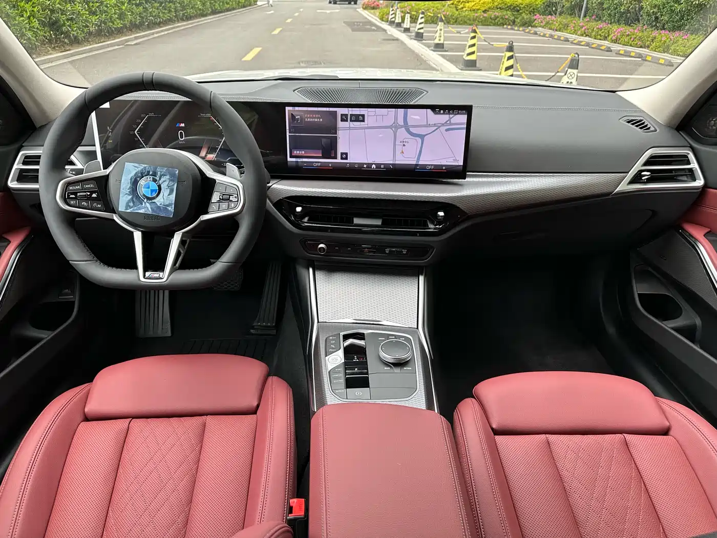BMW 3 Series 2025 330Li M Sport Night Edition фото 5