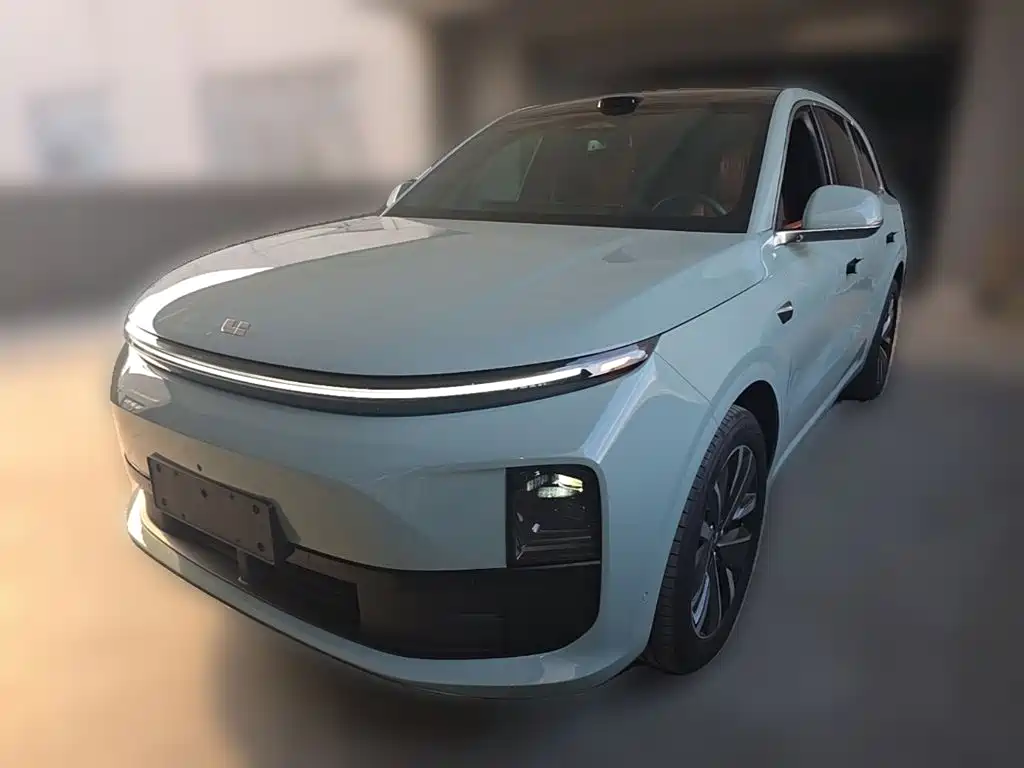 Li Auto L6 2025