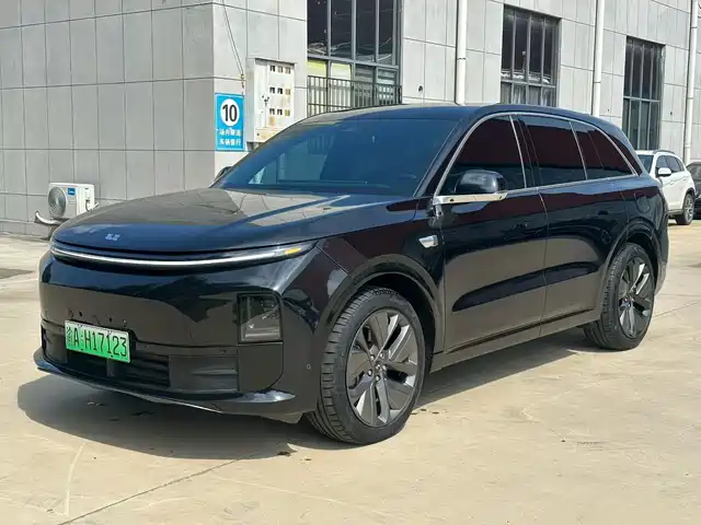 Li Auto L6 2025