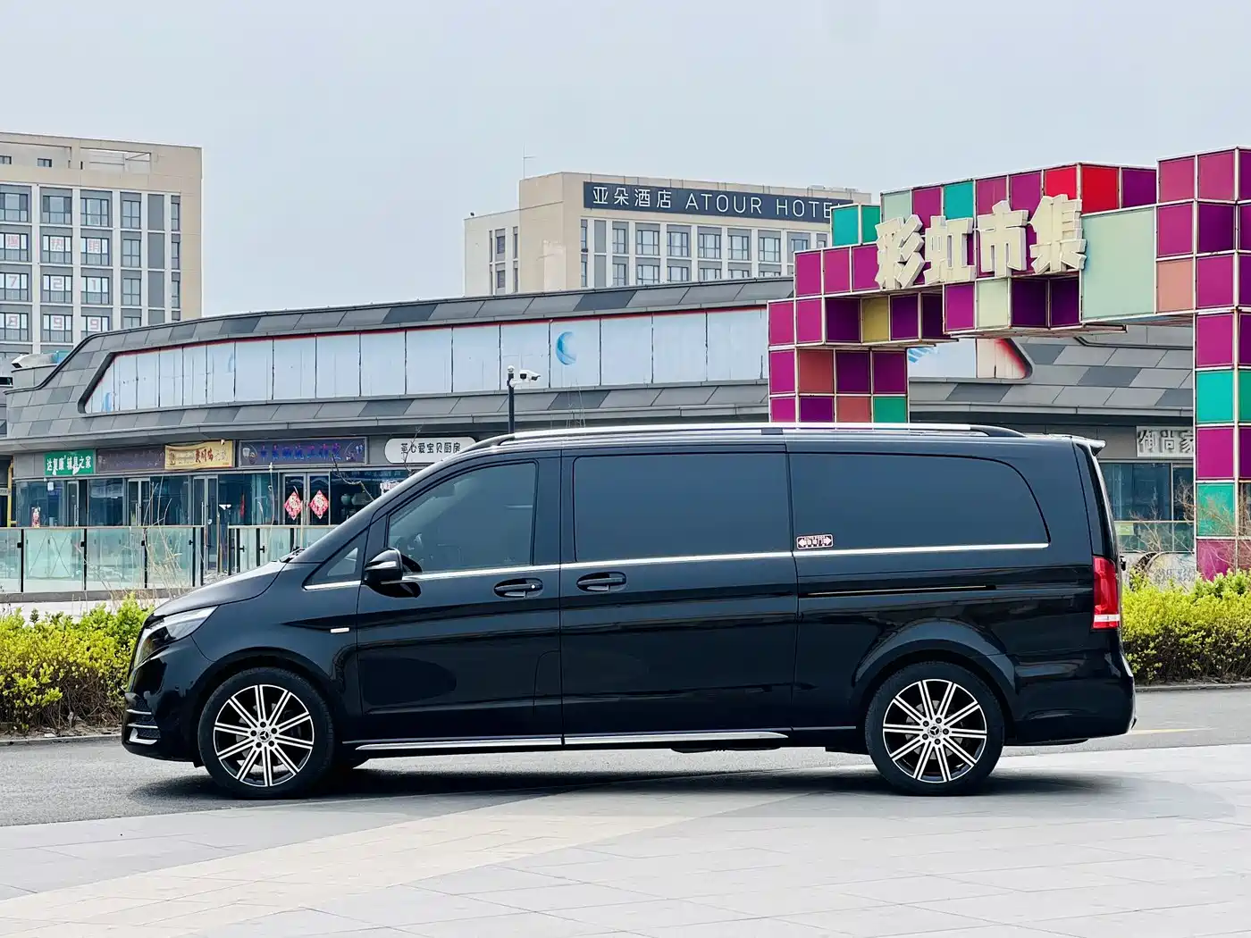 Mercedes-Benz V-Class 2022 V 260 L Long Wheelbase Luxury Edition фото 3