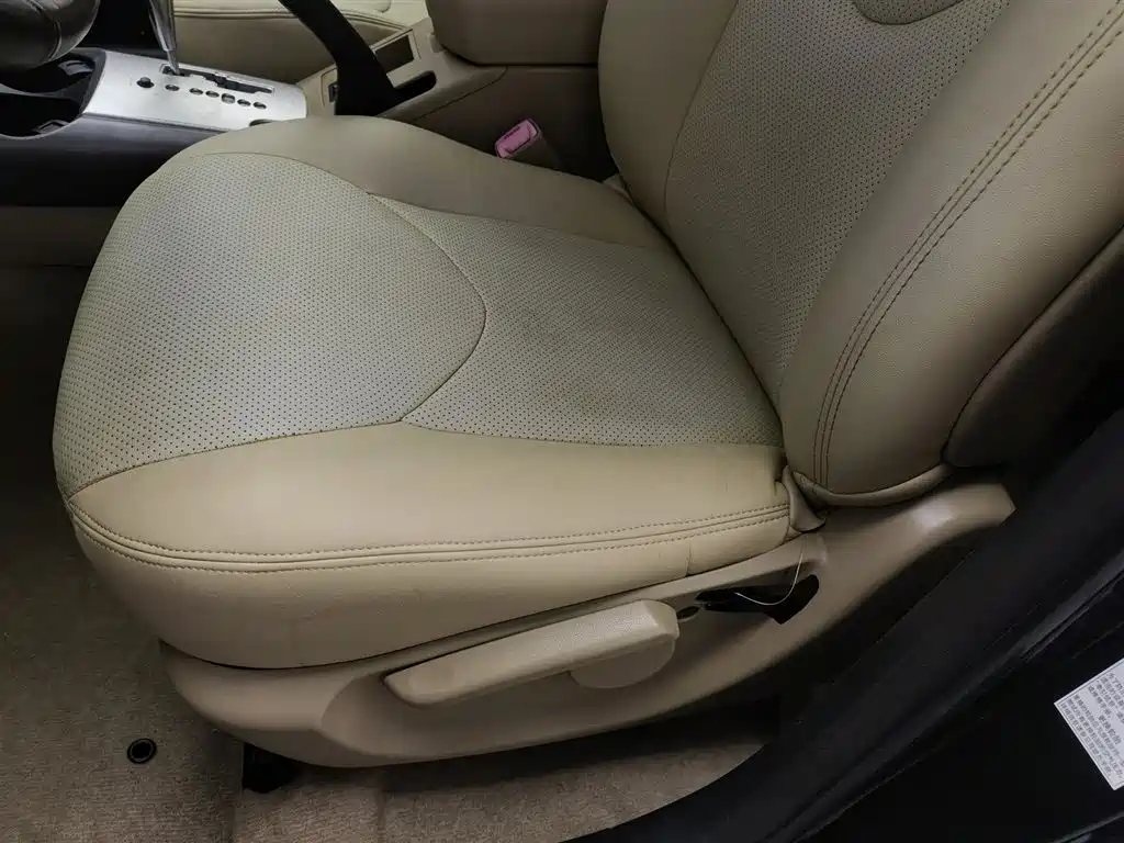 Toyota RAV4 Rongfang 2012 Styling Edition 2.0L Automatic 4WD фото 20