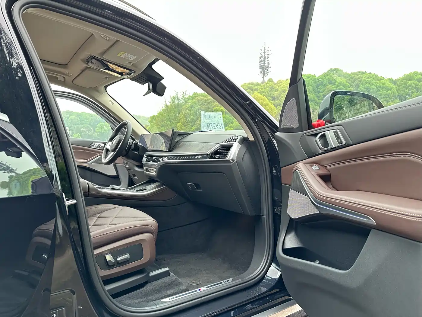 BMW X5 2025 Model xDrive 30Li Exclusive M Sport Blackout Package фото 10