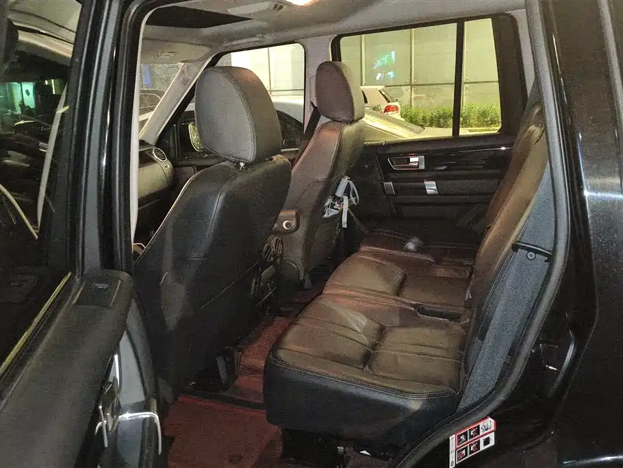 Land Rover Discovery 2014 3.0 SC V6 SE фото 11