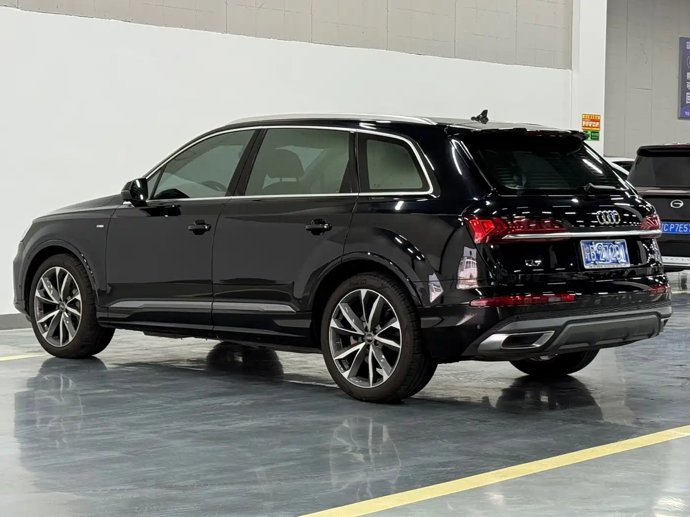 Фото 8 - Audi Q7