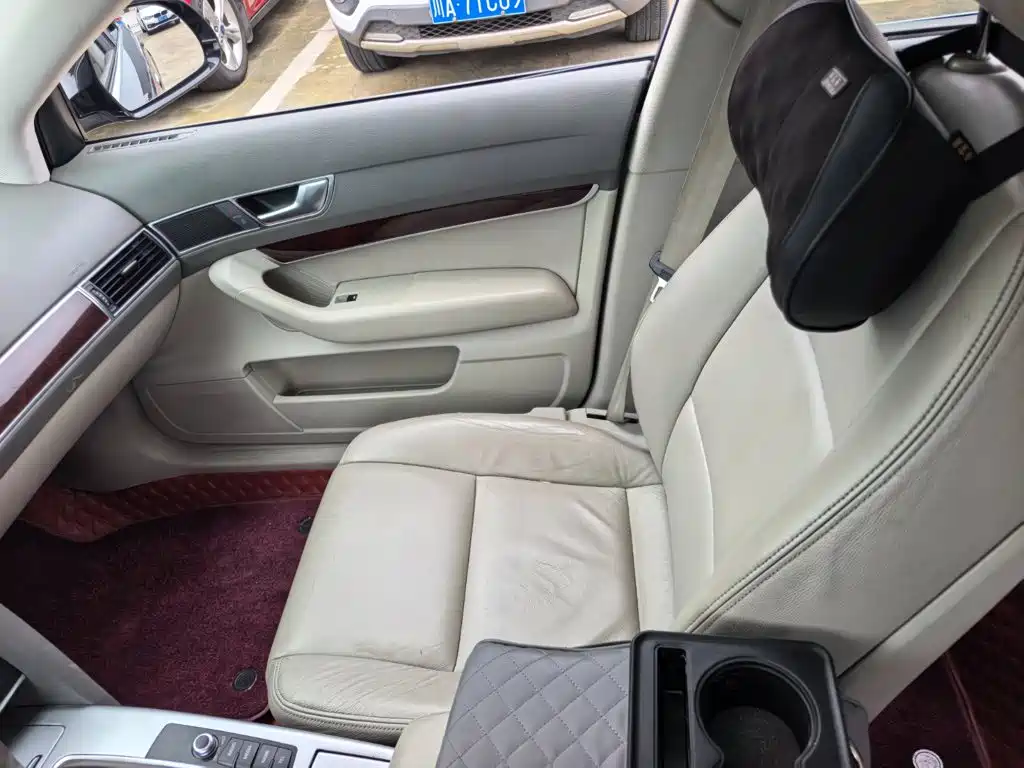 Фото 13 - Audi A6L