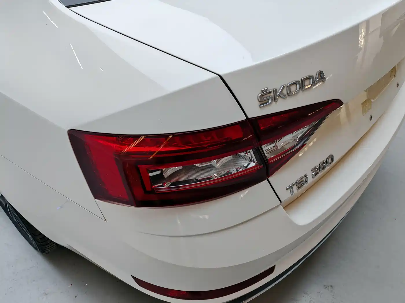 Škoda Octavia 2018 TSI280 DSG Luxury Edition фото 14