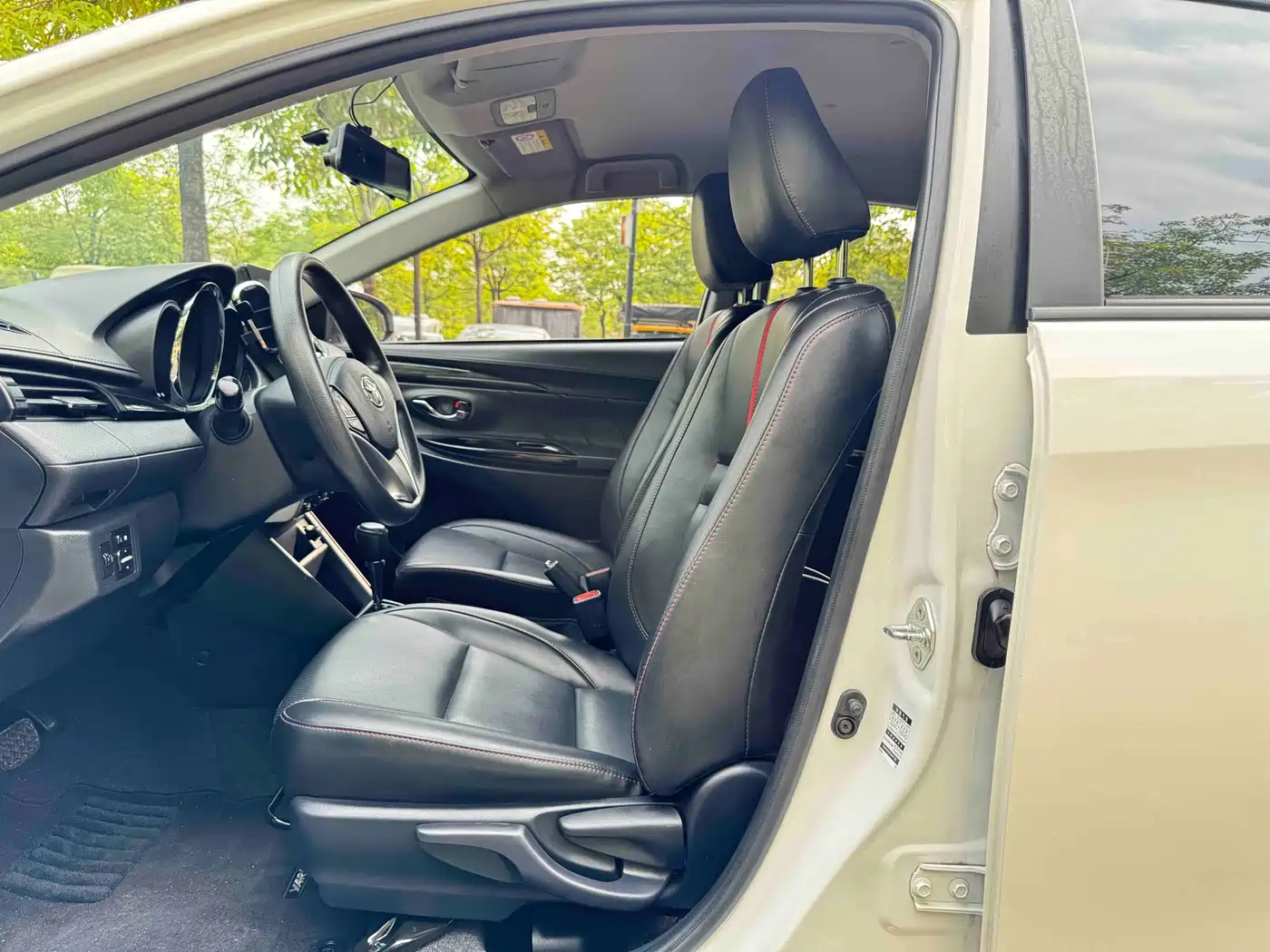 Toyota YARiS L Zhi Xuan 2022 Zhi Xuan X 1.5L CVT Luxury PLUS Edition фото 9