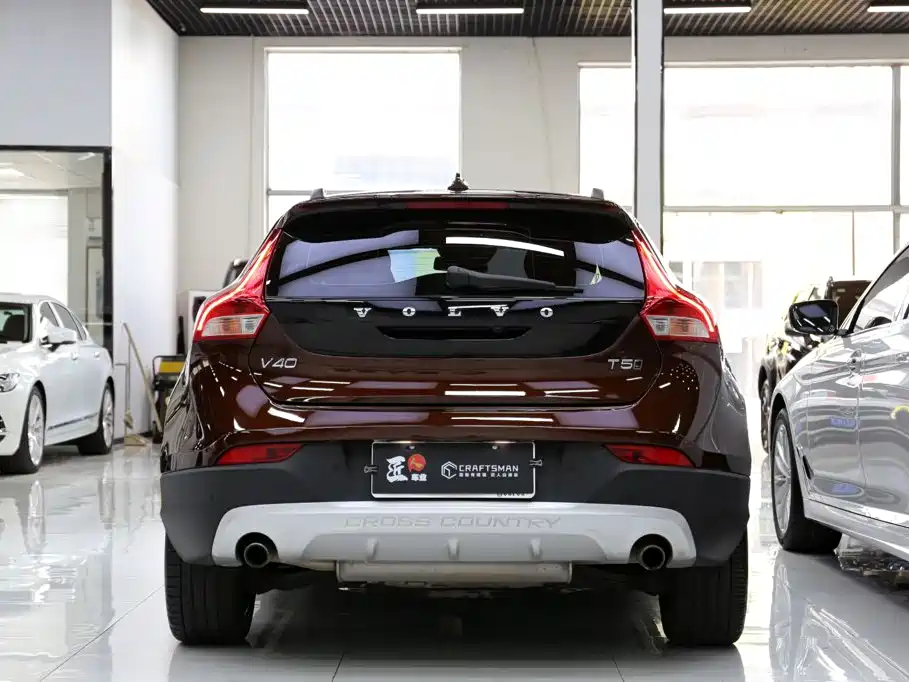 Volvo V40 2018 2017 Cross Country T5 AWD Inscription