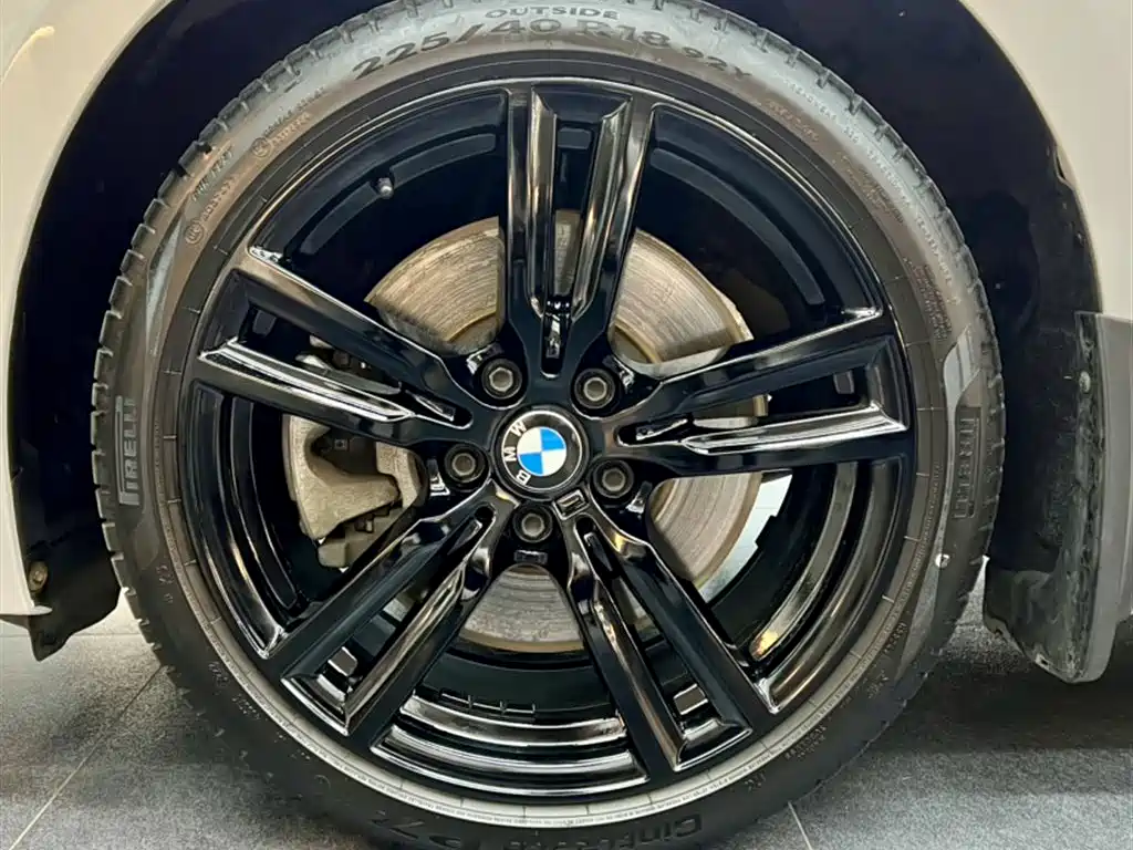 BMW 1 Series 2022 125i M Sport Shadow Edition фото 10