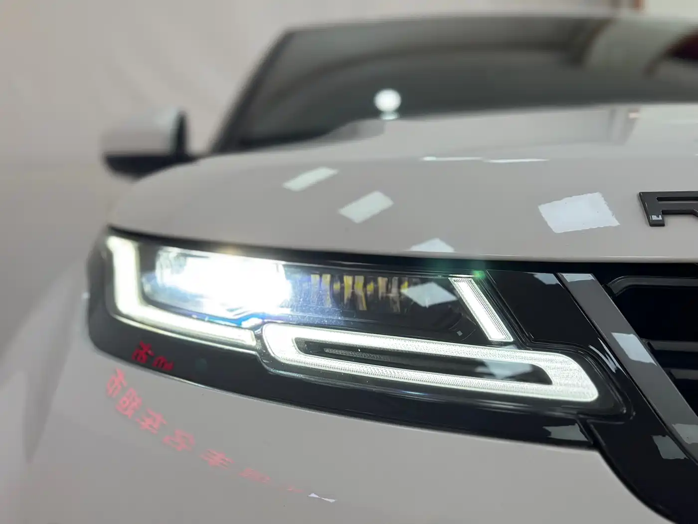 Land Rover Range Rover Evoque 2020 249PS R-DYNAMIC S Sport Edition фото 4