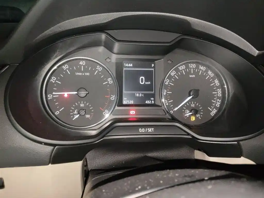 Škoda Octavia 2015 1.6L Automatic逸俊版 фото 4