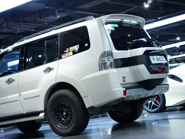 Mitsubishi Pajero (Import) — фото 5