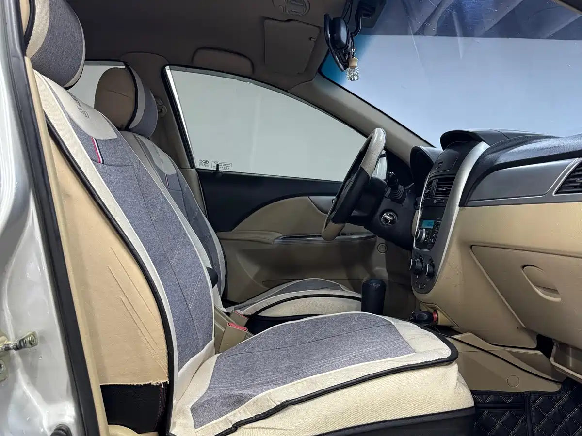 Buick Excelle 2011 1.6LX-AT фото 16