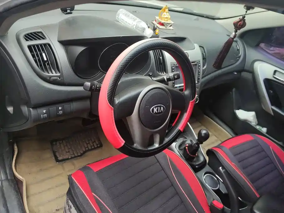 Kia Forte 2014 2014 1.6L MT GLS