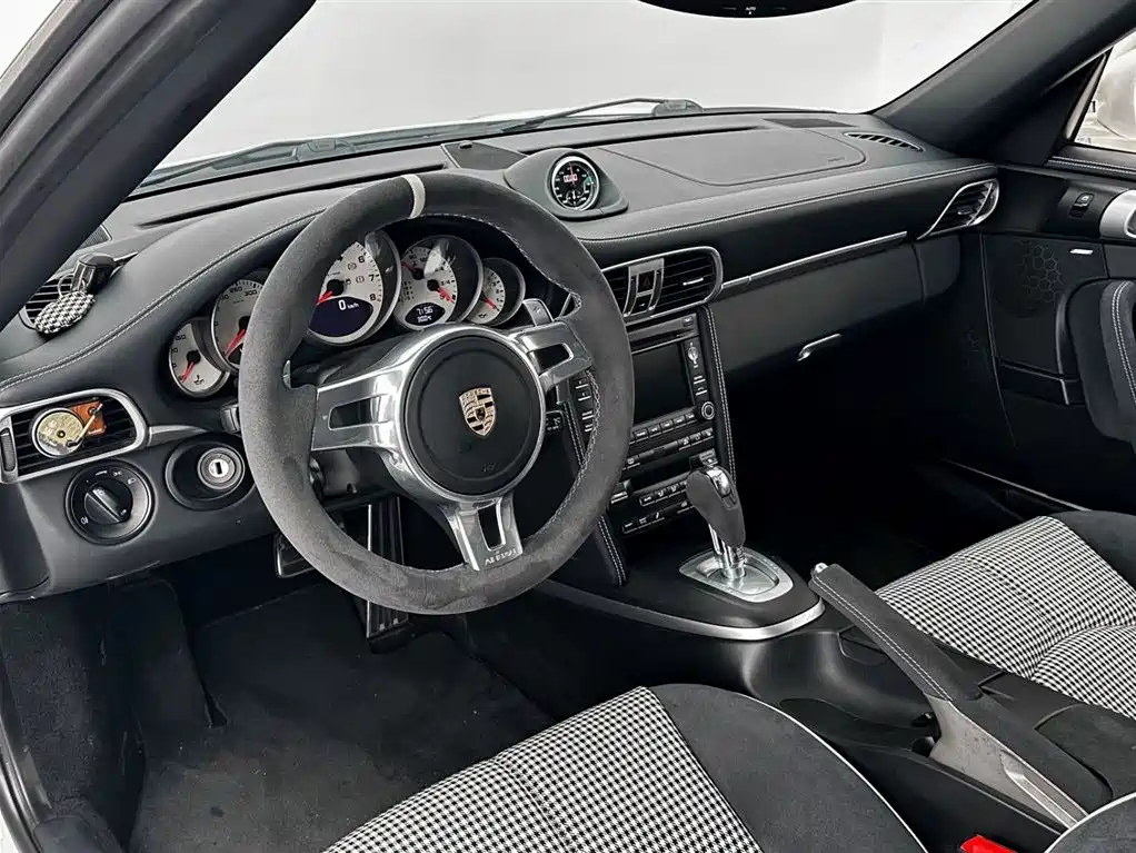 Porsche 911 2011 Carrera 4 GTS 3.8L Convertible фото 10