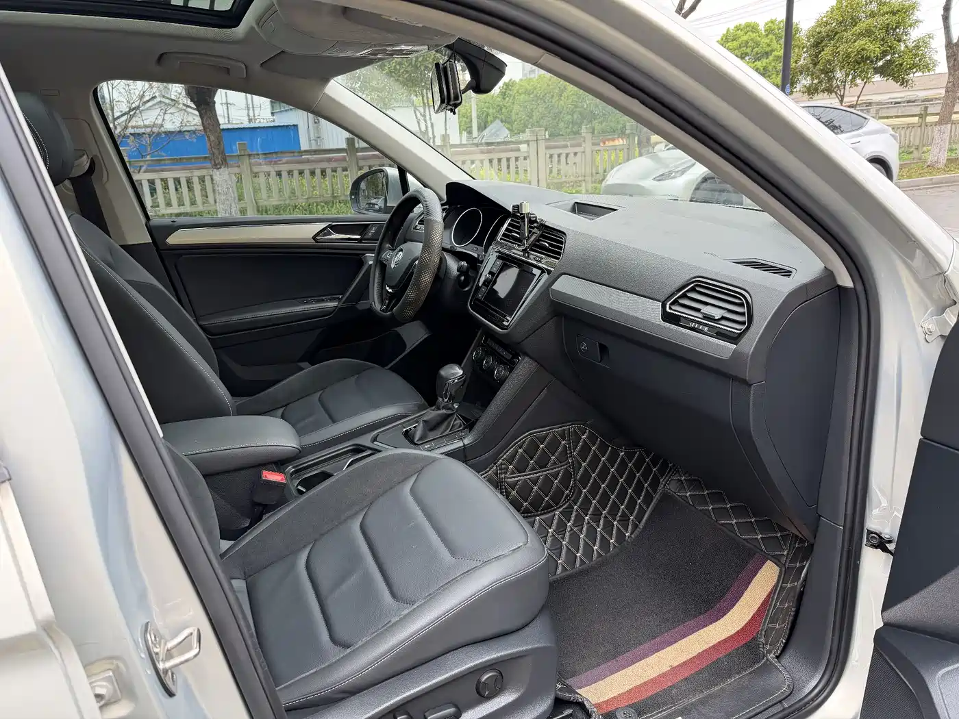 Volkswagen Tiguan L 2019 330TSI Automatic 2WD Panorama Comfort Edition China VI фото 14