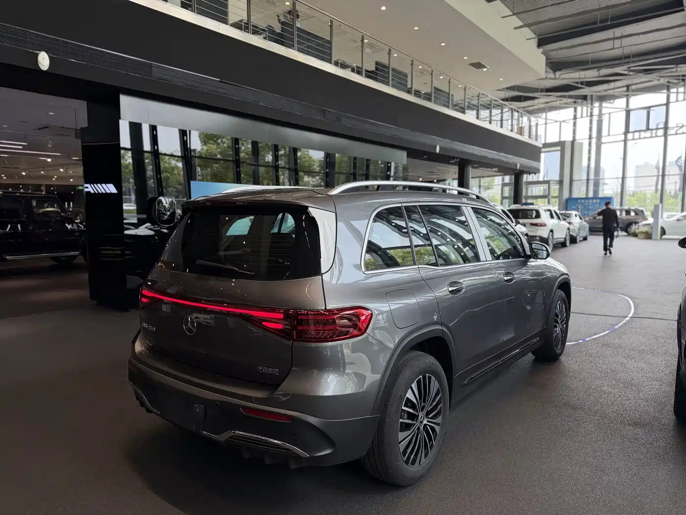 Mercedes-Benz EQB 2026 2025 EQB 260