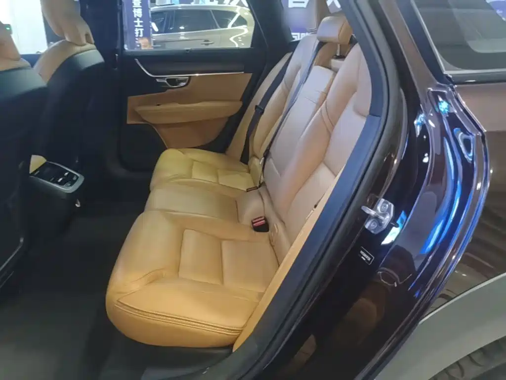 Volvo V90 2019 2017 Cross Country T5 AWD Smart Edition