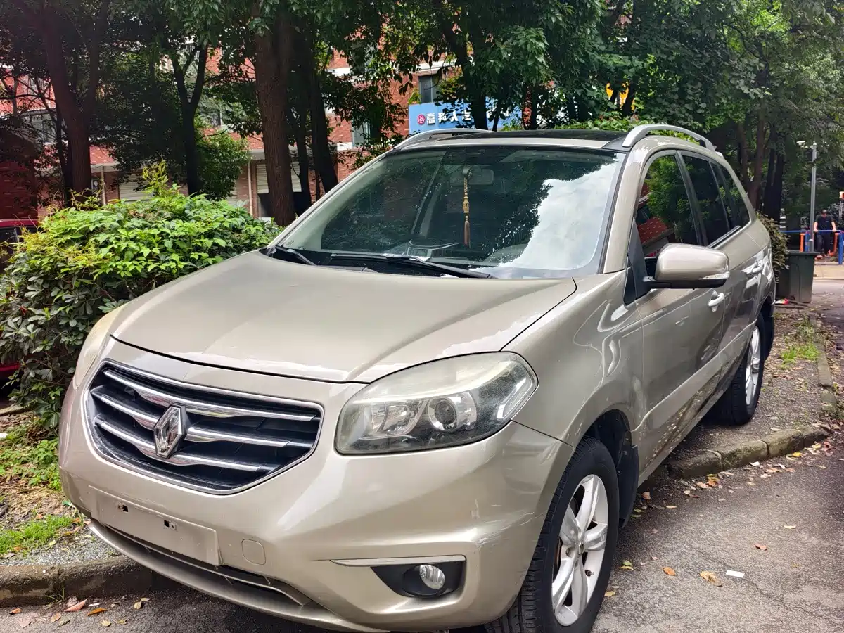Renault Koleos (Import) 2013 2013 2.5L 2WD Luxury Edition