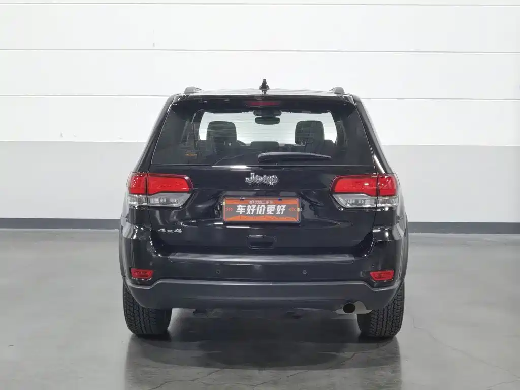 Фото 4 - Jeep Grand Cherokee (Import)