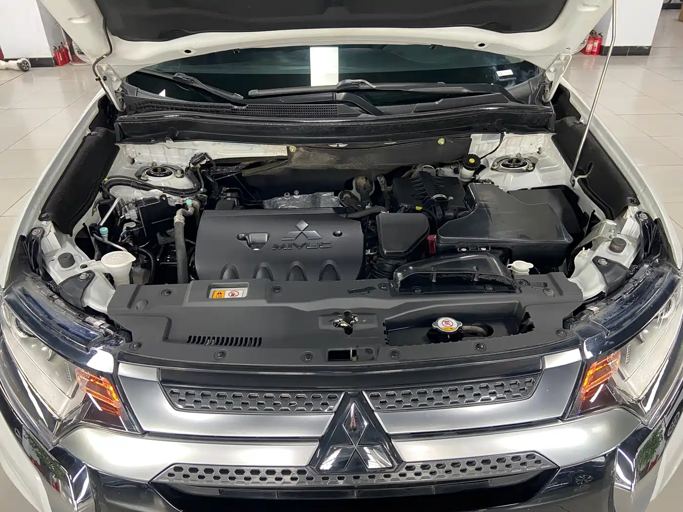 Mitsubishi Outlander 2020 2.0L 2WD Premium 5-seater фото 18