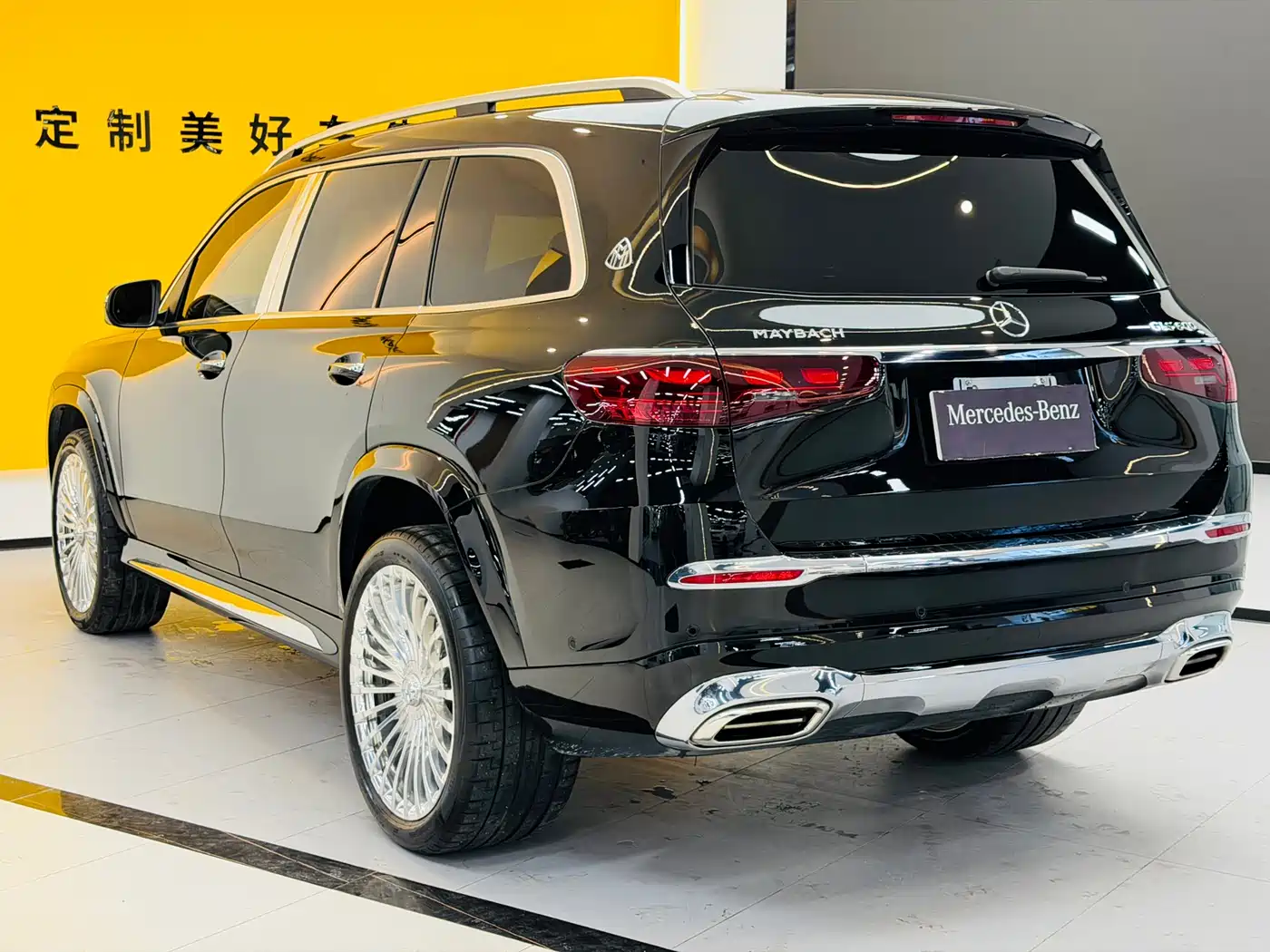 Mercedes-Benz Maybach GLS 2025 GLS 600 4MATIC Polar Night Edition фото 5