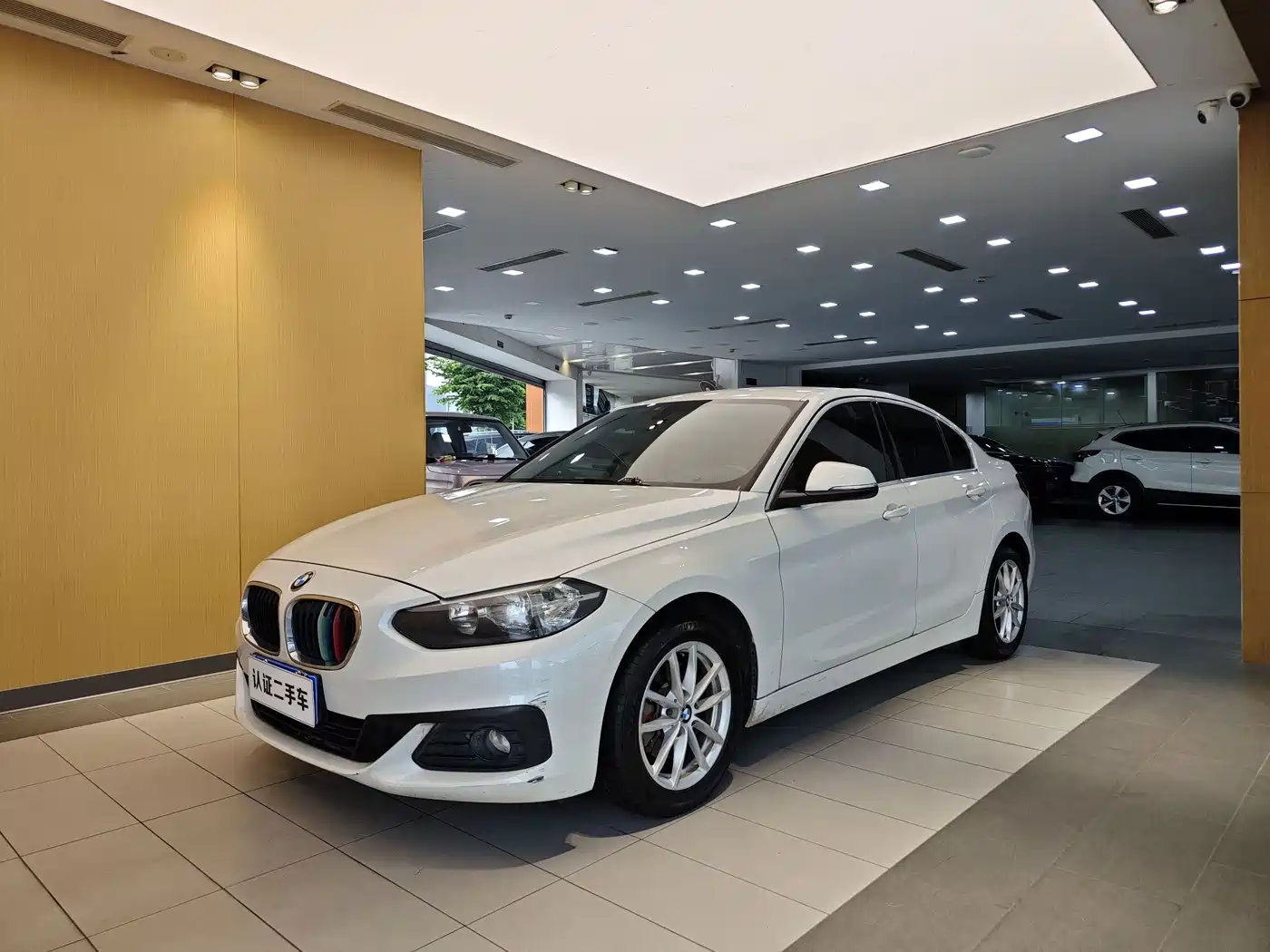 صورة 1 - BMW 1 Series