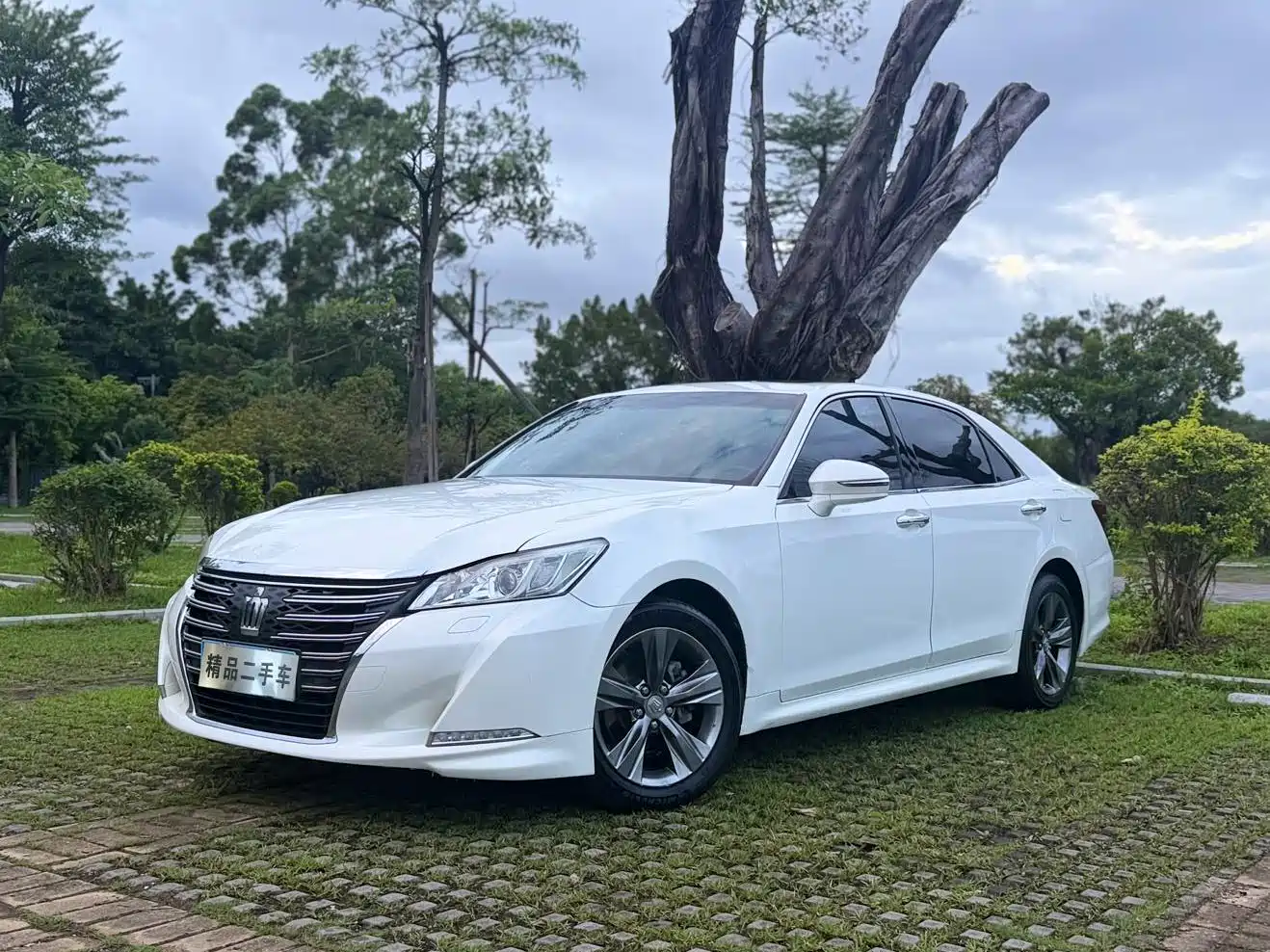 Toyota Crown 2015 2.0T Fashion