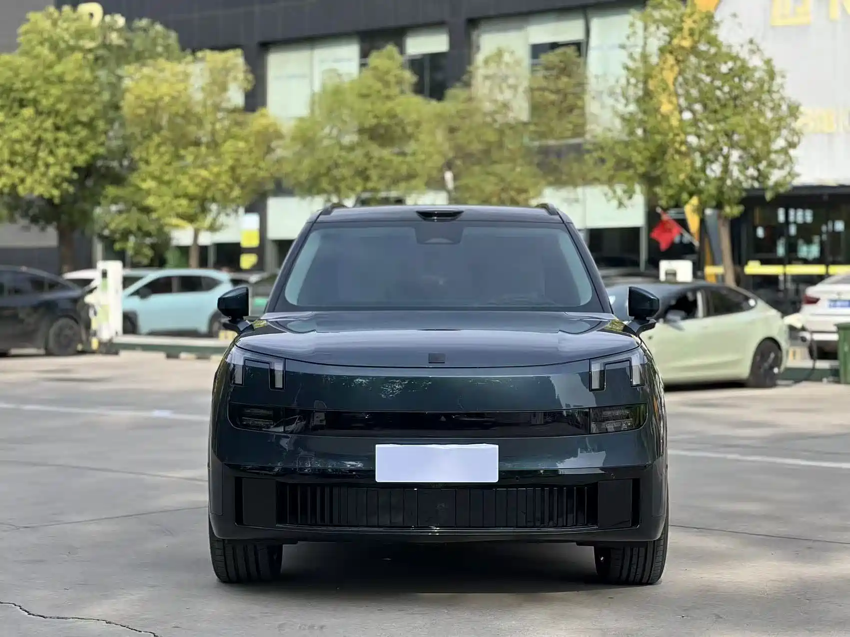 Фото 2 - Lynk & Co 900