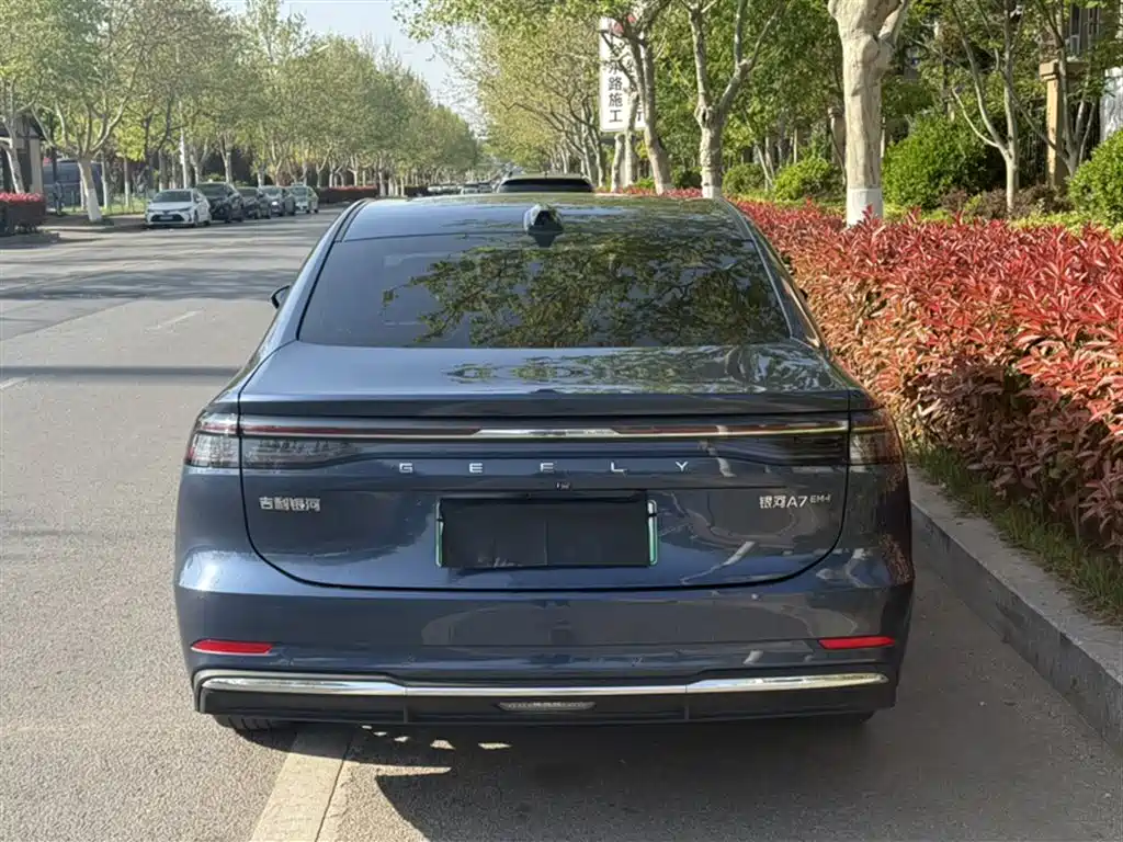 Geely Galaxy Galaxy A7 2025 EM-i фото 23