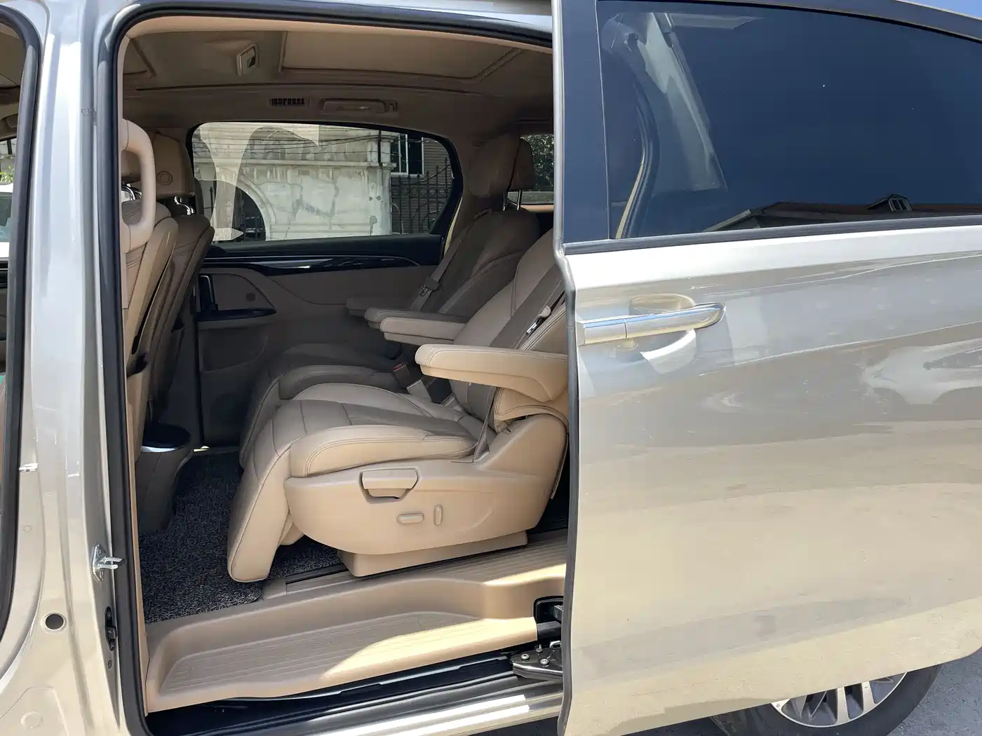 Buick GL8 2018 ES 28T Luxury Type China VI фото 18