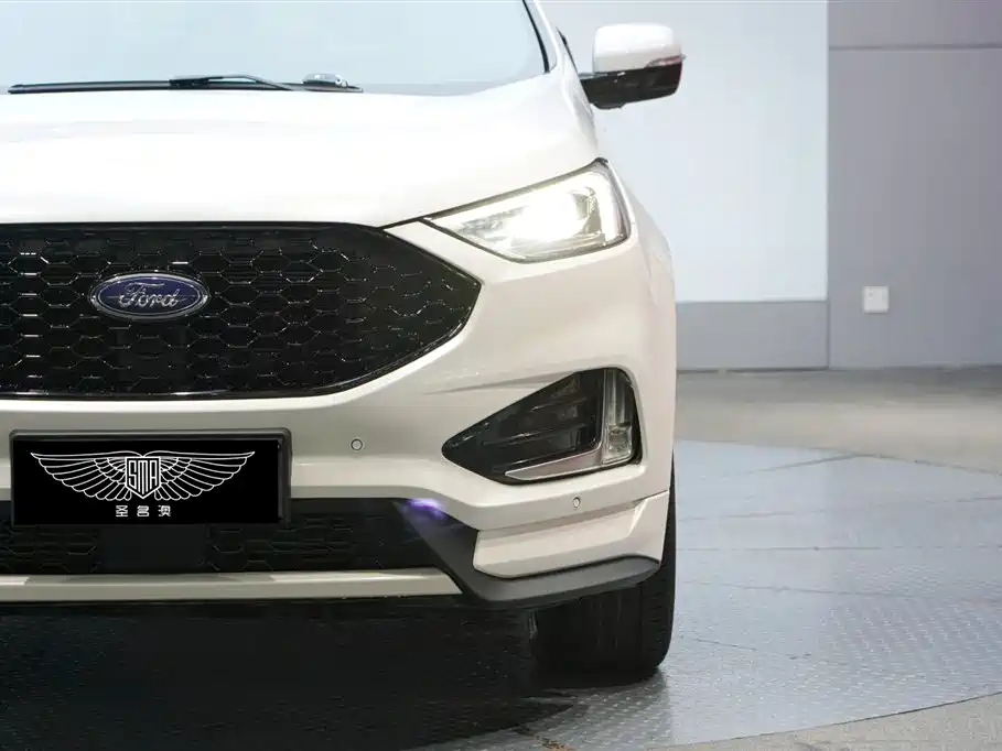Фото 3 - Ford Edge