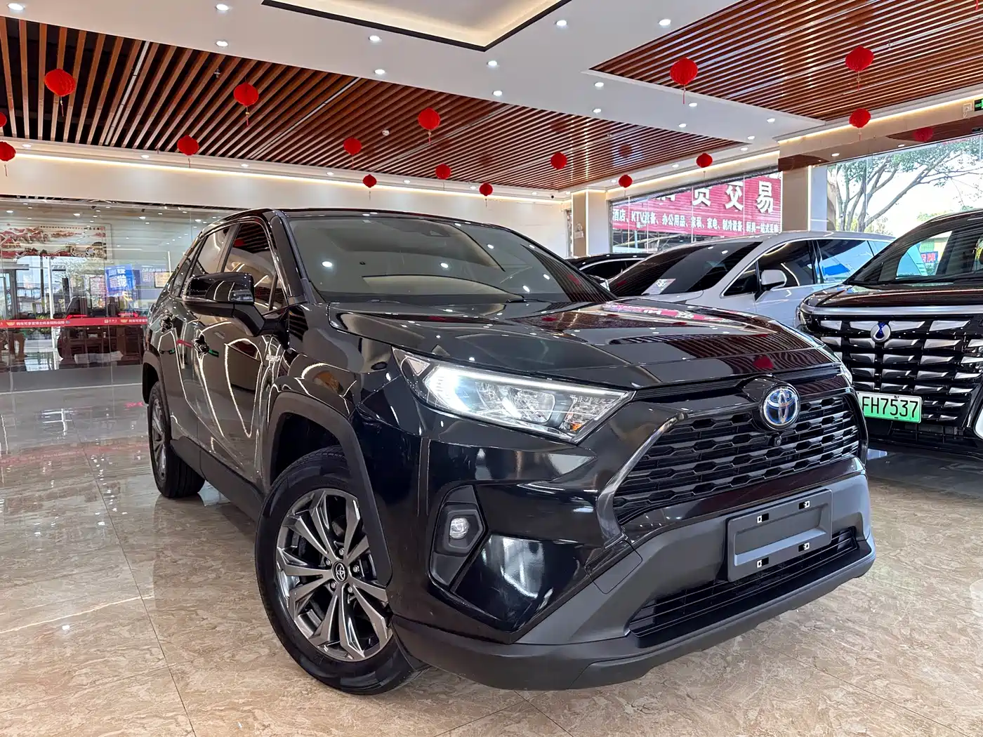 Toyota RAV4 Rongfang 2023 Hybrid 2.5L E-CVT 2WD Elite Edition фото 3