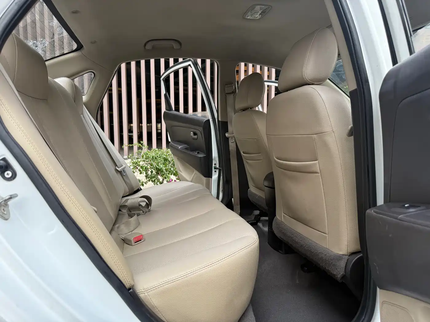 Hyundai Elantra 2011 1.6L Manual Luxury фото 5