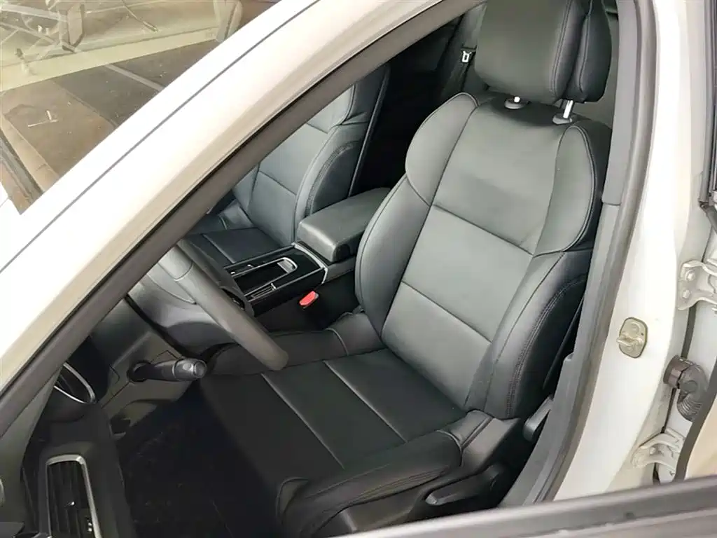 Peugeot 508 2015 1.6THP Auto Comfort Edition фото 15