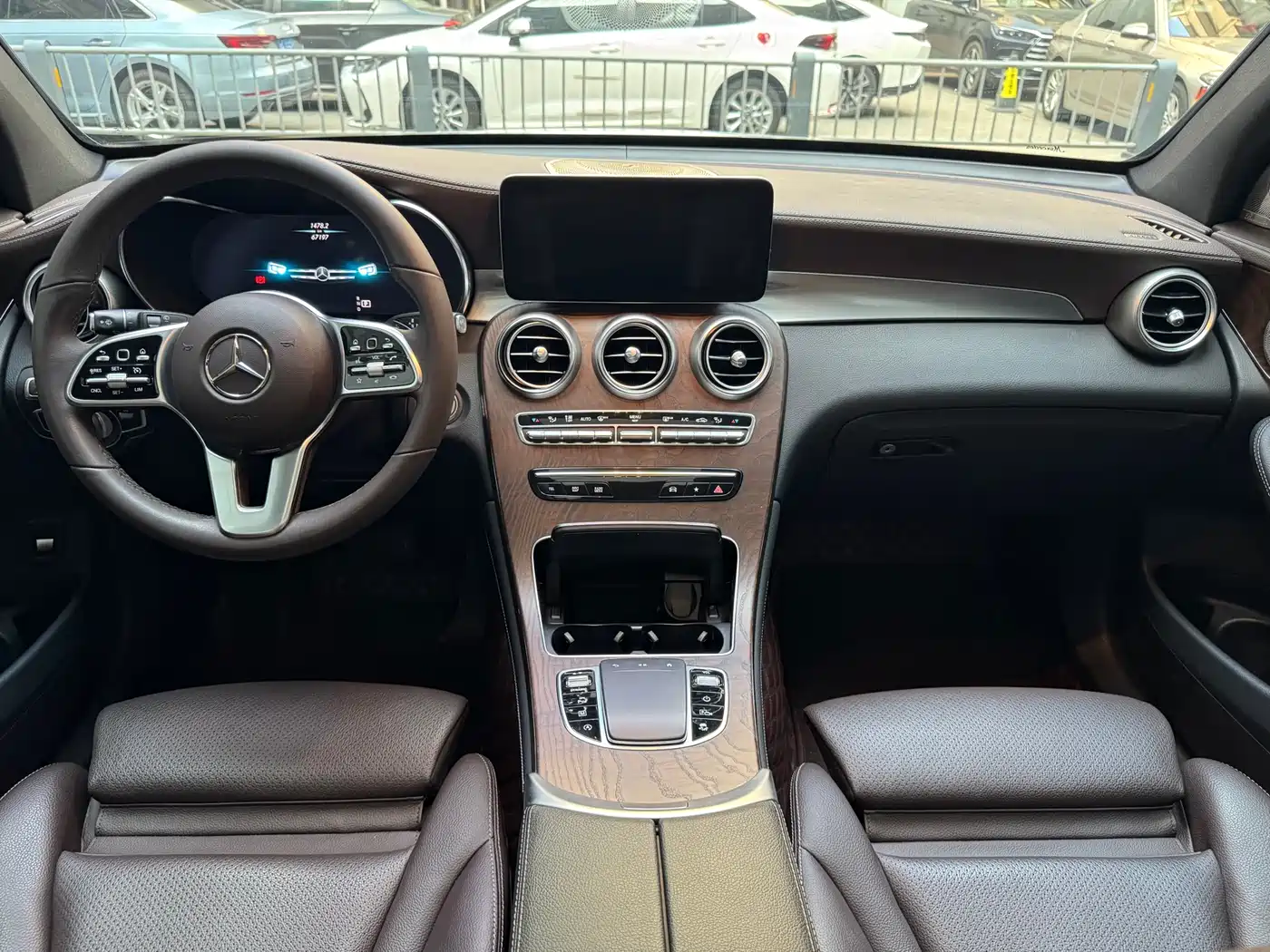 Mercedes-Benz GLC 2020 Facelift GLC 300 L 4MATIC Dynamic фото 11
