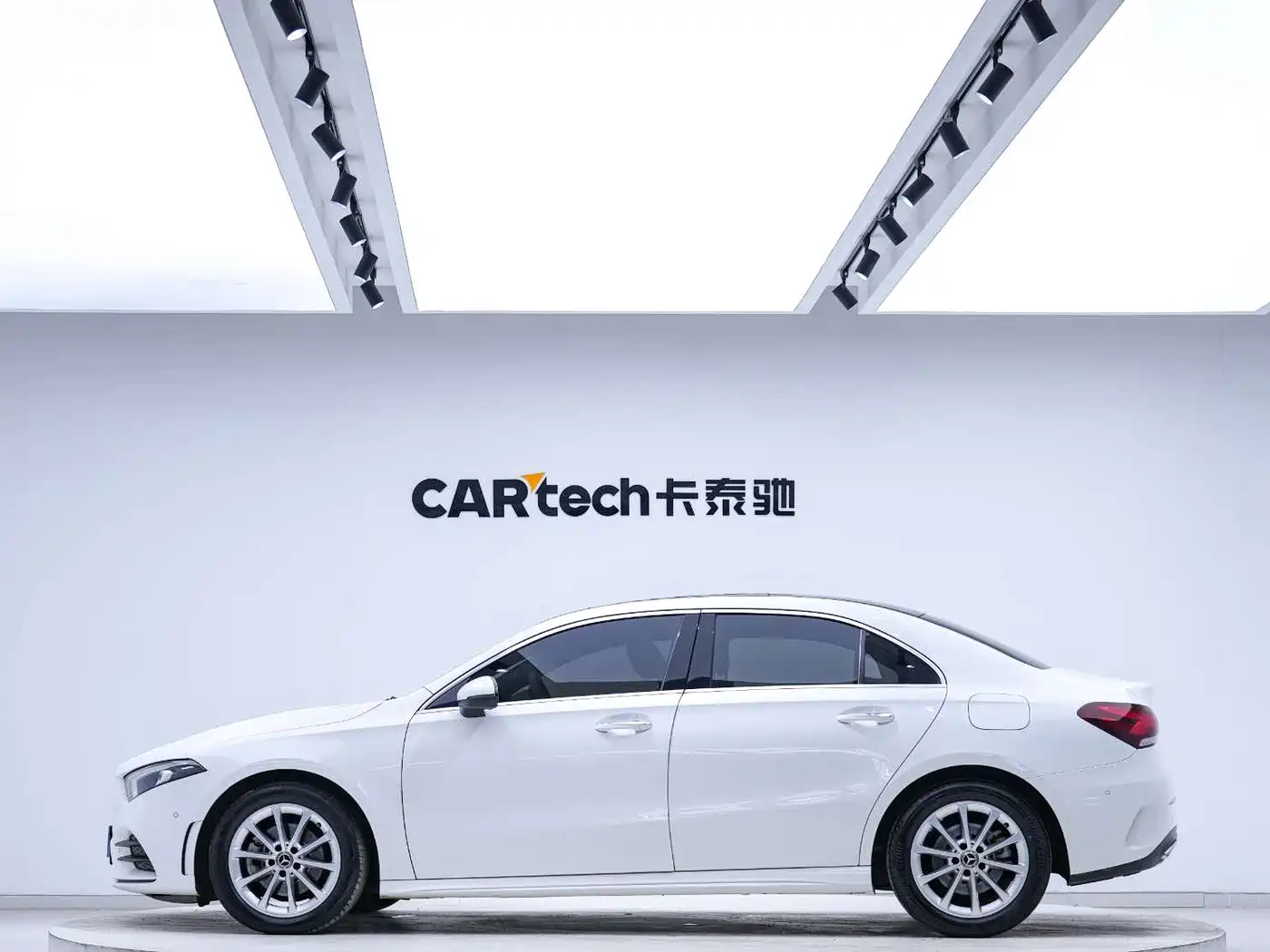 Mercedes-Benz A-Class 2021 A 200 L Sport Sedan Fashion Edition фото 2