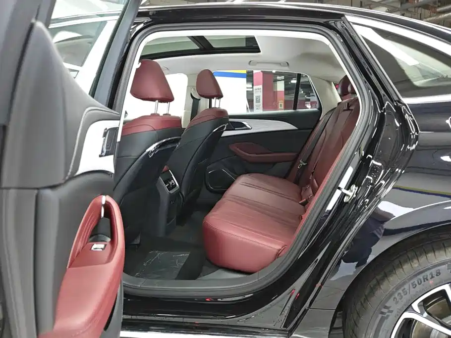 Hongqi H5 PHEV 2026 2025 130 Super Hybrid Edition