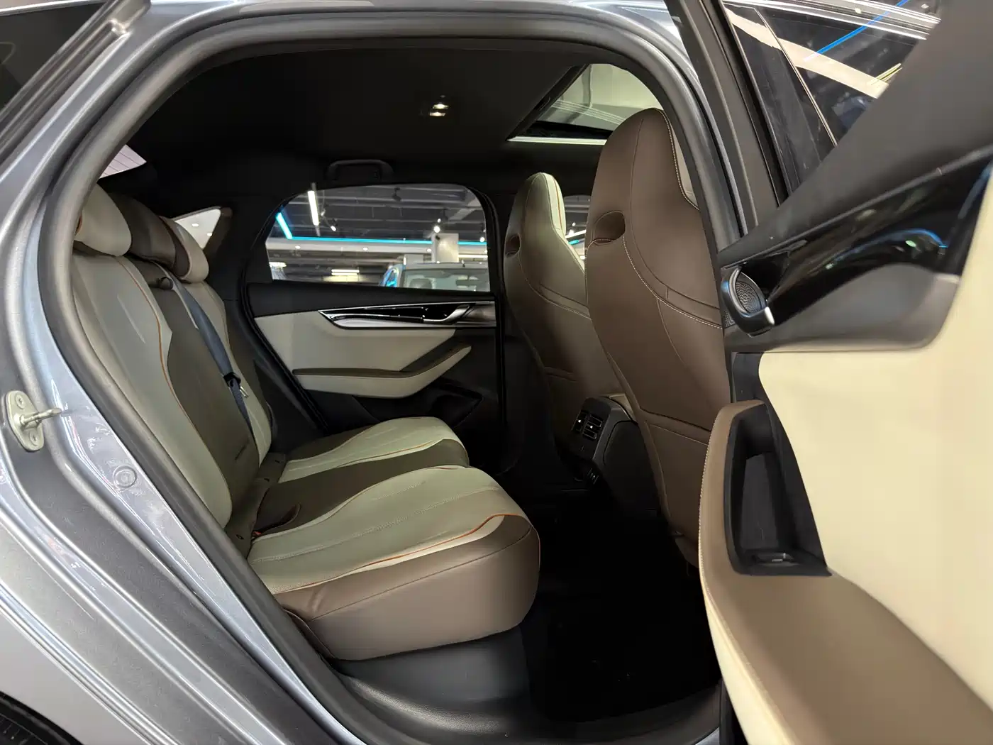 BYD Qin PLUS 2023 Champion Edition DM-i 120KM Leading Type фото 13
