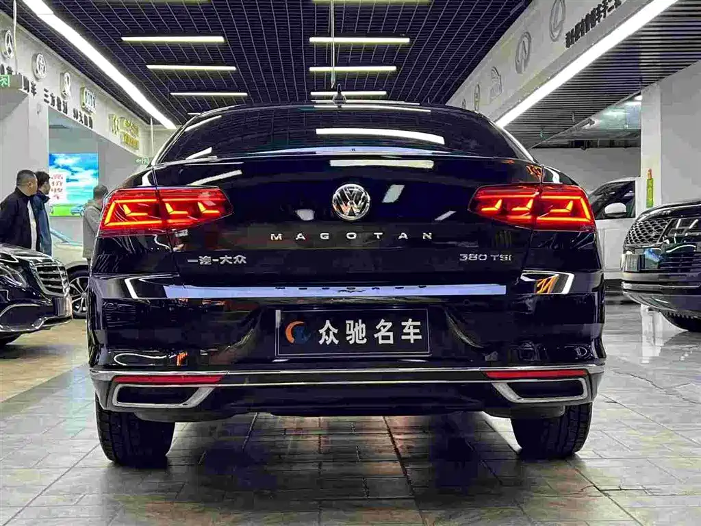 Volkswagen Magotan 2020 330TSI DSG Luxury фото 8