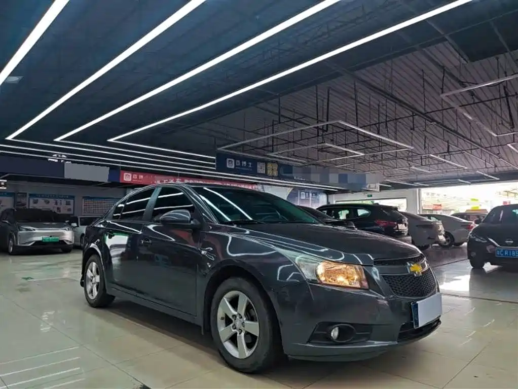 Chevrolet Cruze 2013 Model 1.8L SX AT фото 3