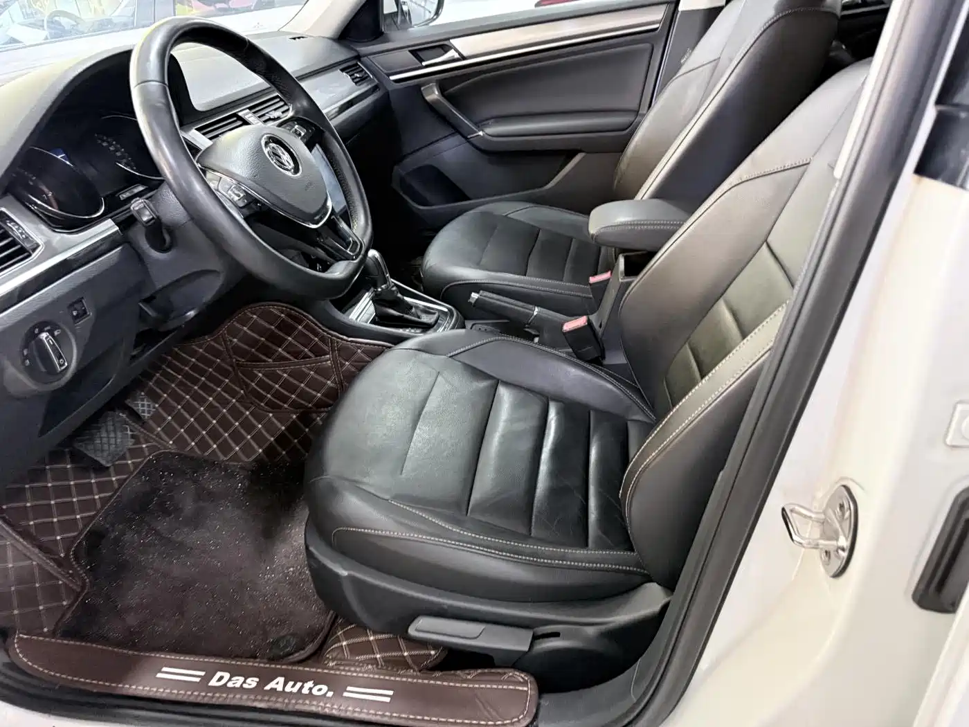 Volkswagen Bora 2018 1.5L Automatic Comfort фото 10