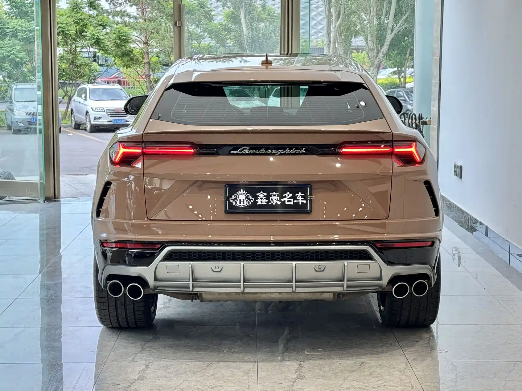 Фото 32 - Lamborghini Urus
