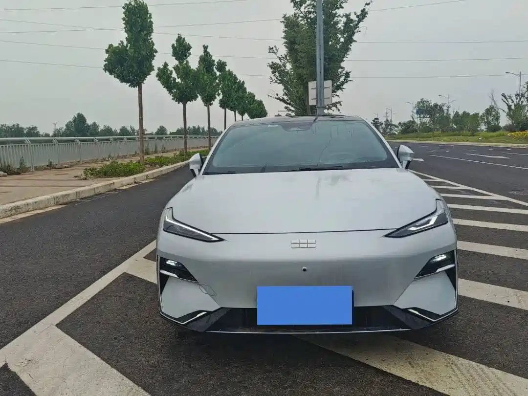 Geely Galaxy Galaxy E8 2024 665km RWD Starship Voyager Edition фото 2