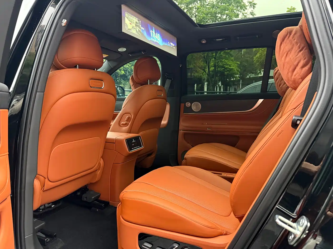 AITO Wenjie AITO M9 2026 Extended Range Ultra Edition 52kWh 6-seater фото 13