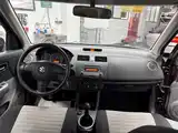 Photo 6 - Suzuki Swift