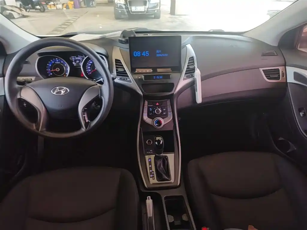 Hyundai Langdong 2016 1.6L Automatic Smart Edition фото 10