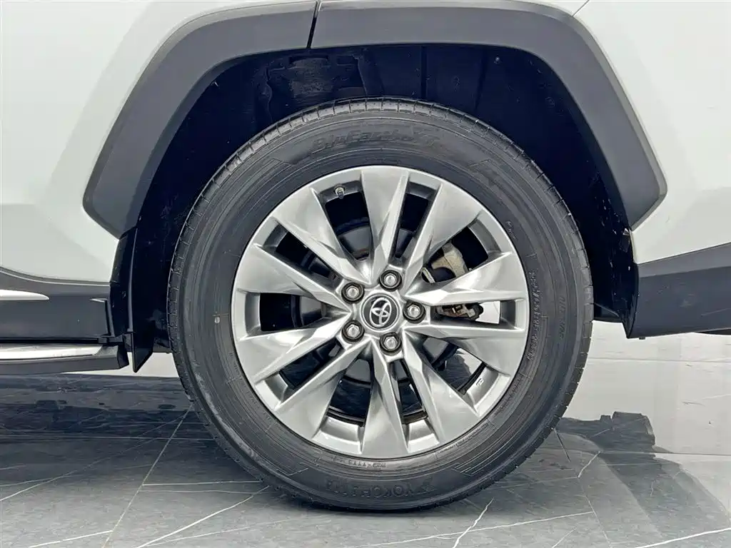 Toyota Wildlander 2022 2.0L CVT FWD Luxury PLUS Edition фото 22